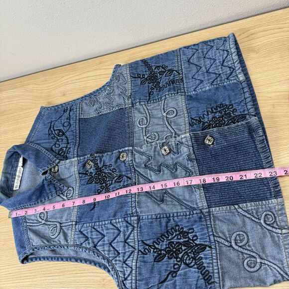 Dressbarn Denim Quilted Patchwork Vest Womens XL Embroidered Grandmacore Cottage - Picture 9 of 10